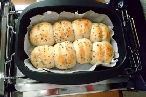 【魚焼きグリル活用法】ココットダッチオーブンでパンを焼く！